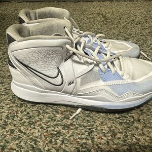 Nike Men’s Used Kyrie 8 10.5